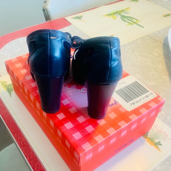 Miss L Fire Maya Heels, Size 38 - Picture 3 of 5